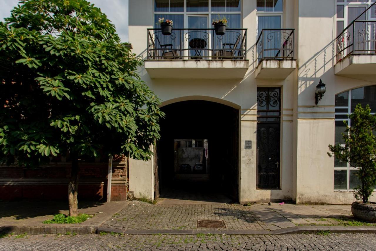 Apartments In The Historical Center Of Batumi, Near The Seaside Park Εξωτερικό φωτογραφία