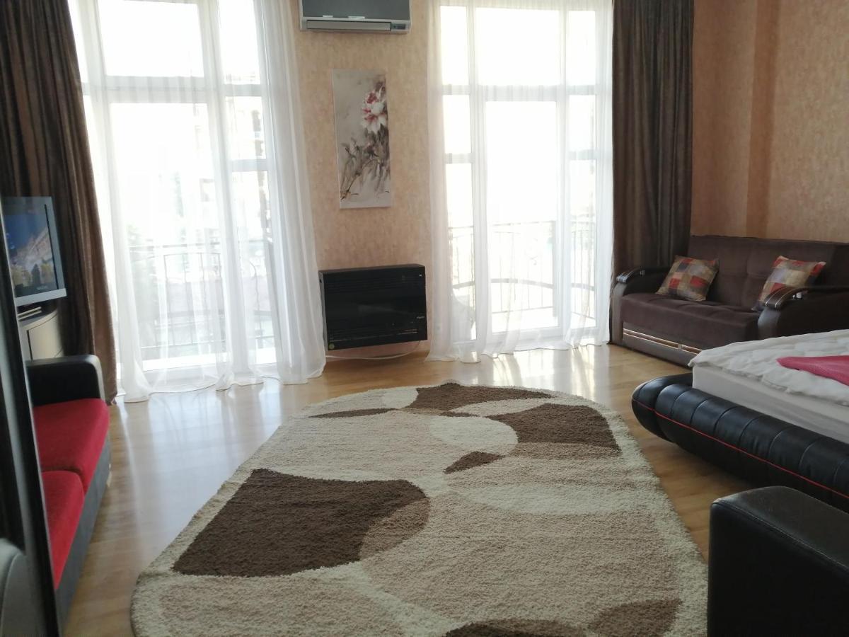 Apartments In The Historical Center Of Batumi, Near The Seaside Park Εξωτερικό φωτογραφία
